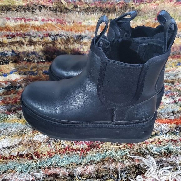UGG Neumel Platform Chelsea Boot - Picture 5 of 7